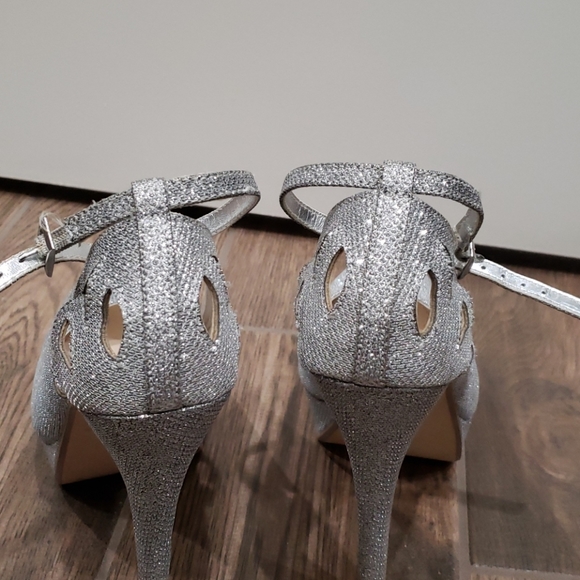 Sparkling Platform Heels - Picture 4 of 4